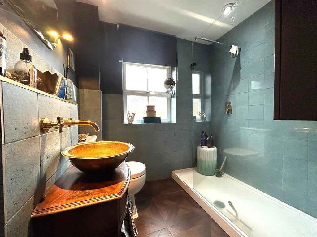 Ensuite