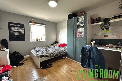 5 bedroom flat to rent, Library Court, Fairoak Road, Cathays
