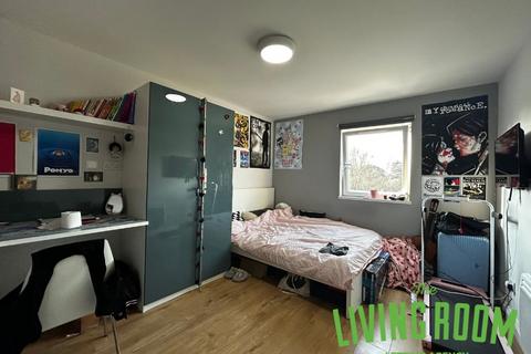 5 bedroom flat to rent, Library Court, Fairoak Road, Cathays
