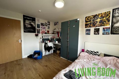 5 bedroom flat to rent, Library Court, Fairoak Road, Cathays