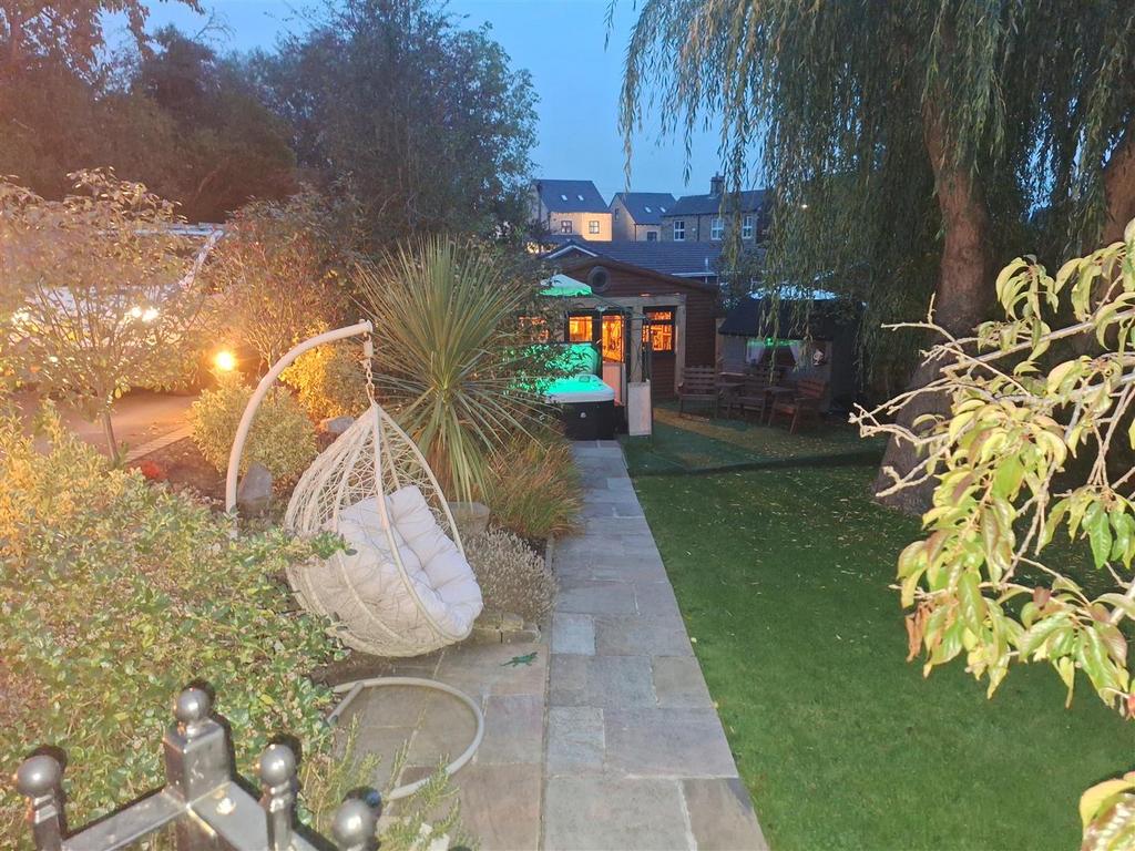 128 Nab Lane - 1.jpg