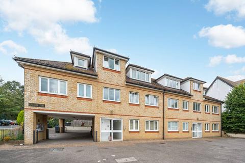 3 bedroom flat for sale, Vincent Close, Bromley, BR2