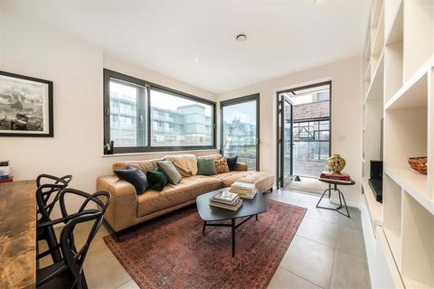 2 bedroom flat for sale, Ewer Street, London SE1
