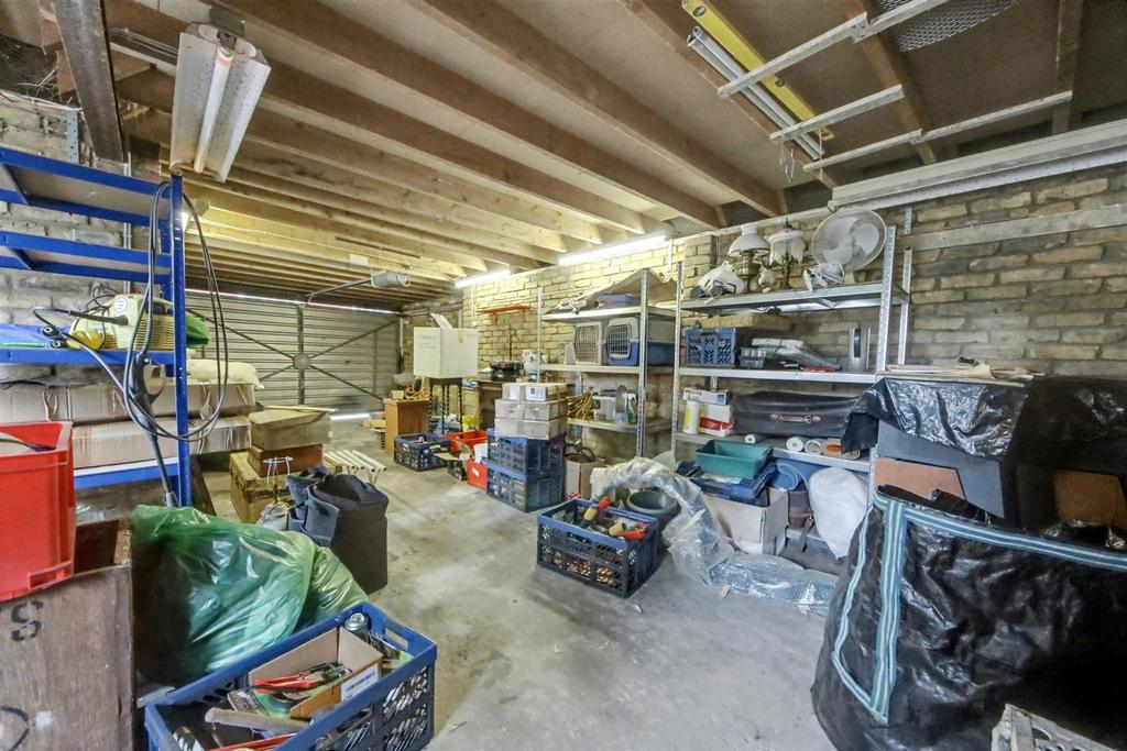 Garage (1).jpg