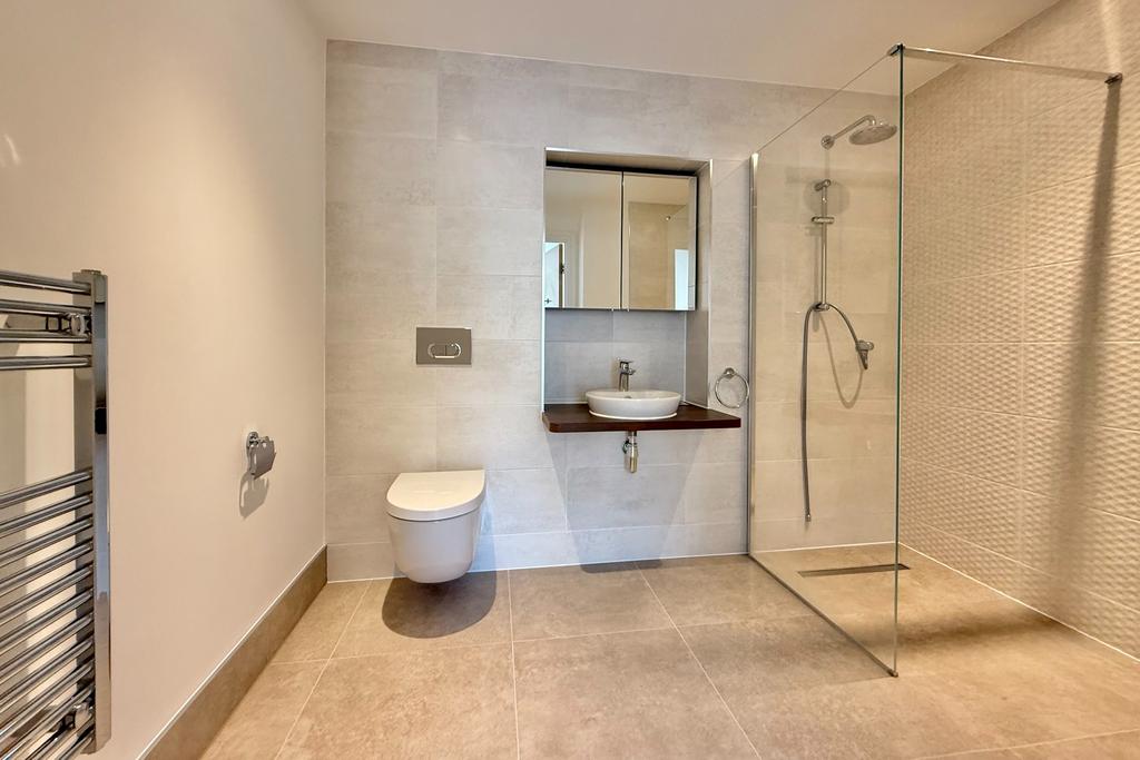 Ensuite