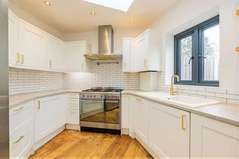 4 bedroom terraced house for sale, Sterry Crescent, Dagenham, RM10