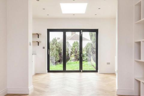 4 bedroom terraced house for sale, Sterry Crescent, Dagenham, RM10