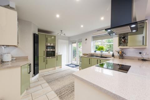 4 bedroom detached house for sale, John Yeoman Close, Little Neston CH64