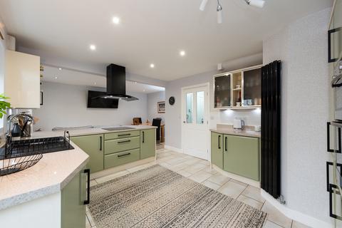 4 bedroom detached house for sale, John Yeoman Close, Little Neston CH64
