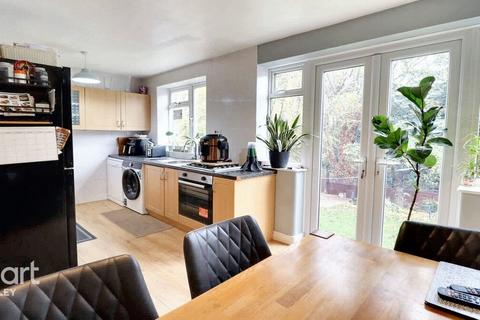 undefined, Pomfret Avenue, Luton