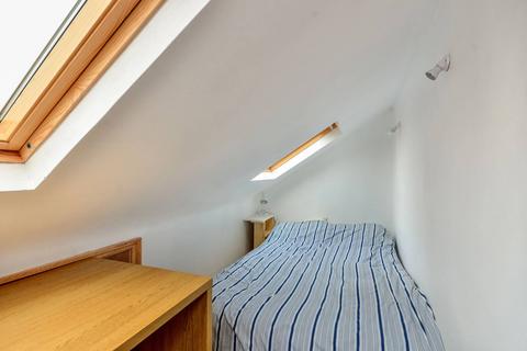 1 bedroom flat to rent, Rostella Road, Tooting, London, SW17