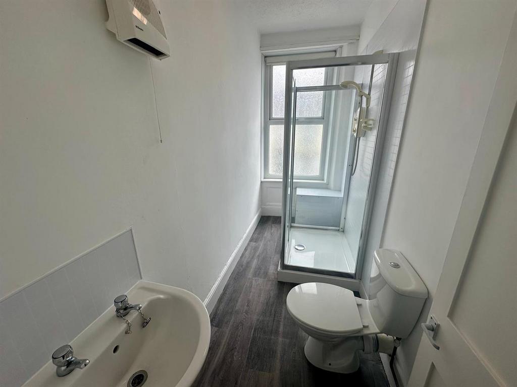 Shower Room.jpg