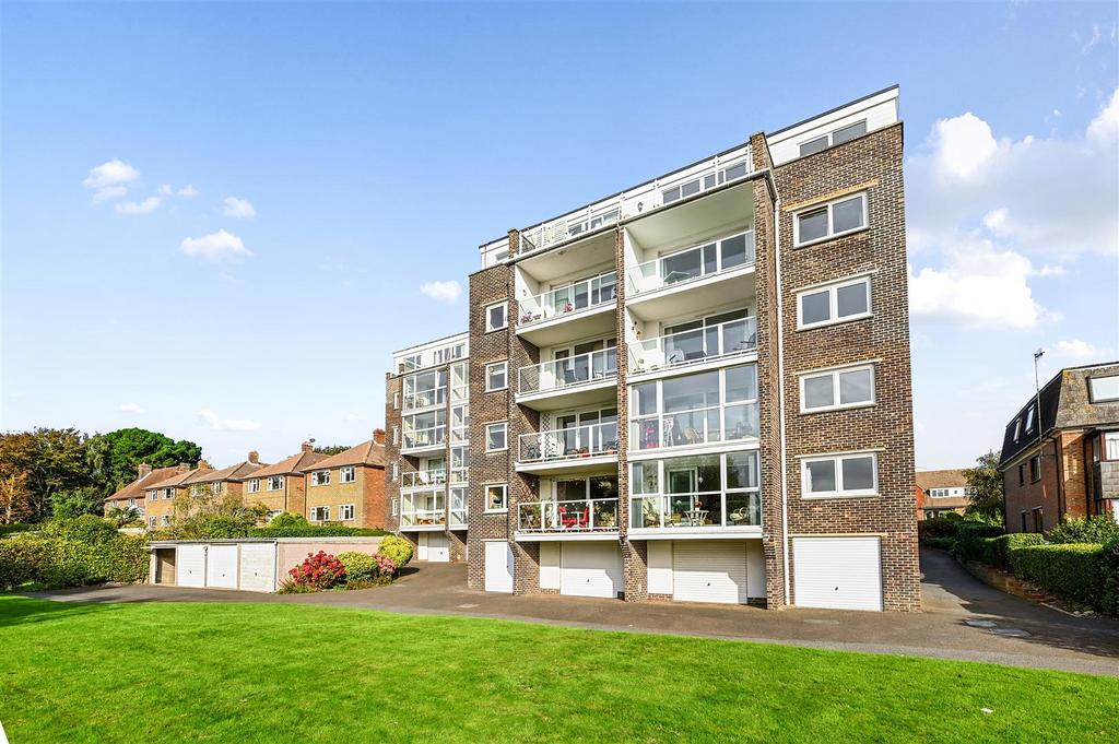 18 St Peter’s court tn40 (21).jpg