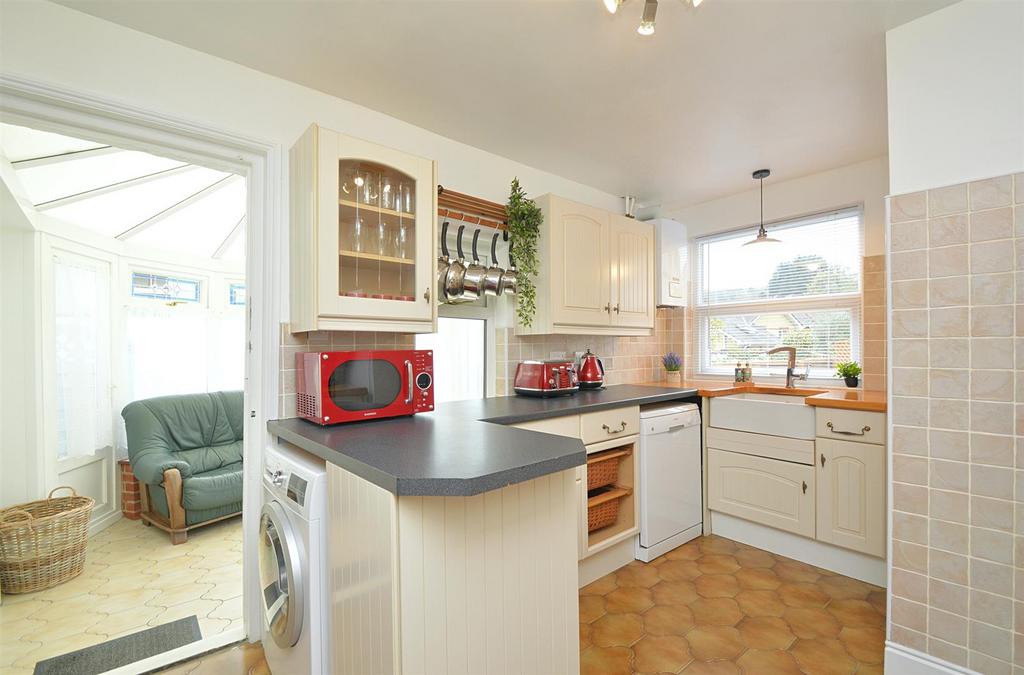 Resized Kitchen1.jpg