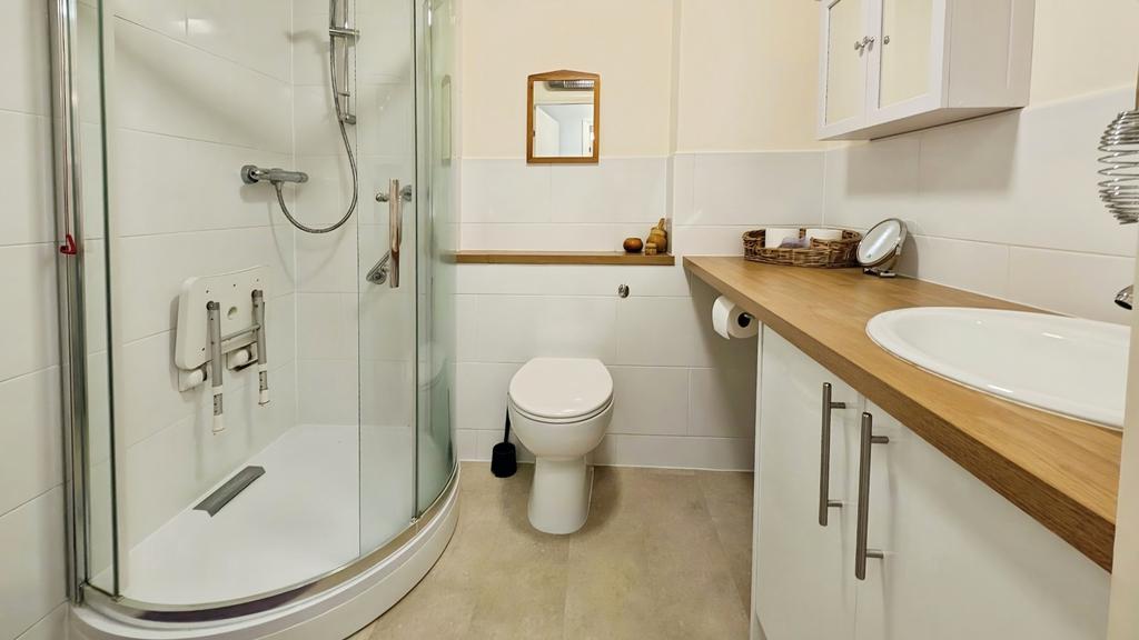 Pbox-bathroom-343259.jpg