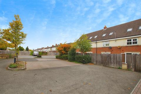 3 bedroom townhouse for sale, Argyle Street, Swindon SN2