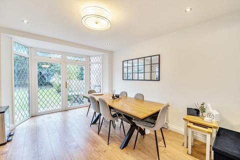 3 bedroom semi-detached house for sale, Bromefield, Stanmore, London