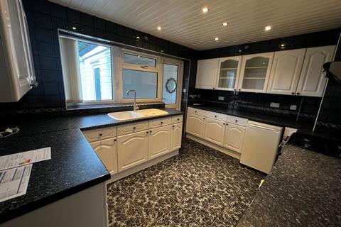 3 bedroom bungalow for sale, 11 Compton Beeches, St. Ives, Ringwood, Hampshire, BH24 2PN