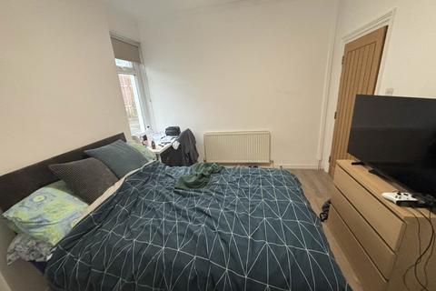 7 bedroom house to rent, Brithdir Street, Cathays, Cardiff