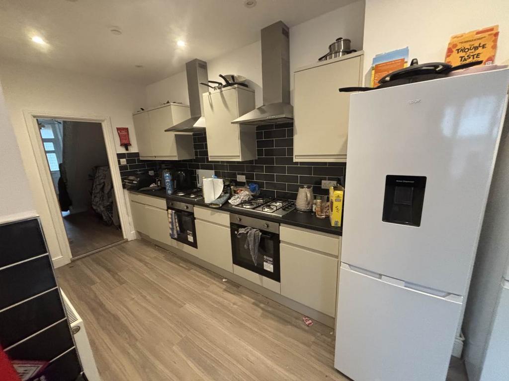 Kitchen (1)