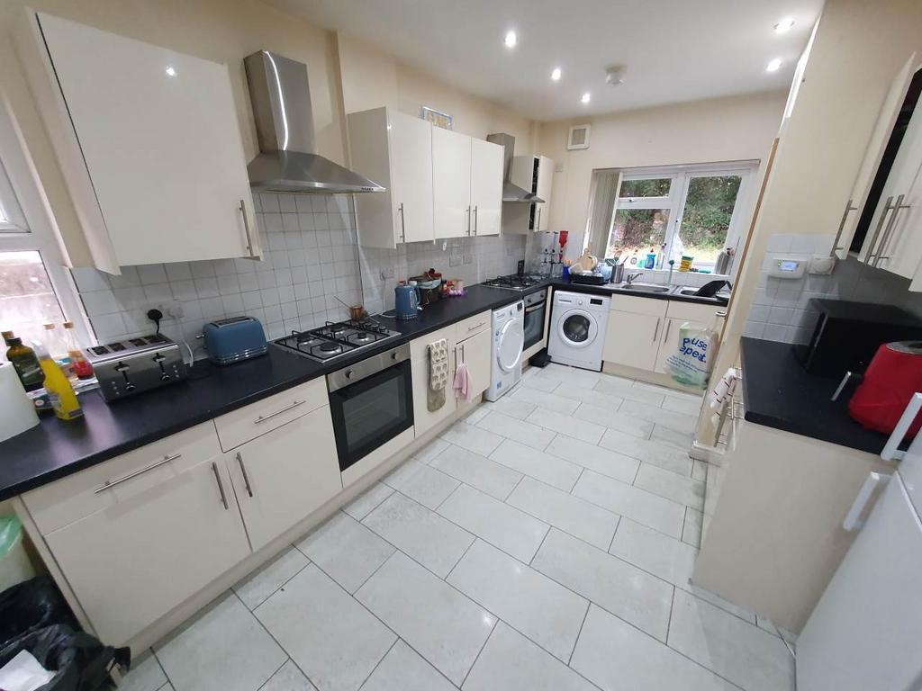 Kitchen (1)