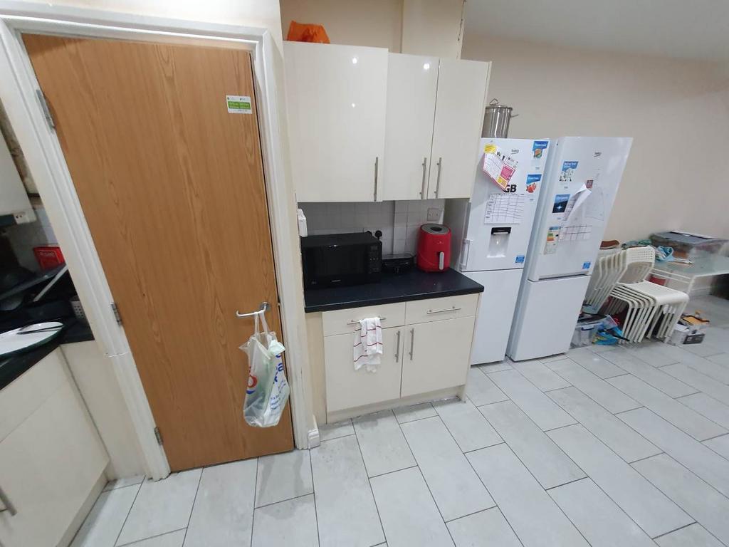 Kitchen (2)