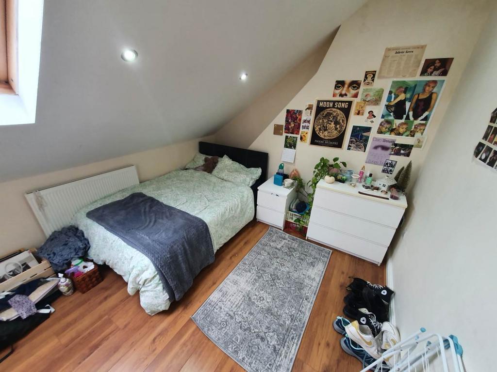 Top floor front bedr