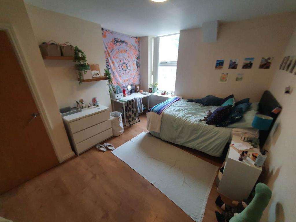 First floor middle l