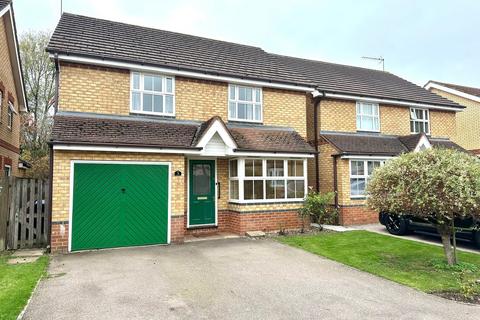 3 bedroom detached house for sale, Hadland Close, Bovingdon HP3