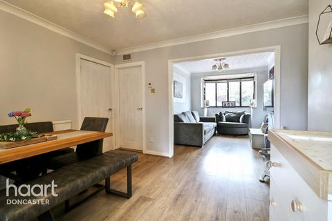 39 Grosvenor Road, Woodlands, Doncaster, DN6 7LD