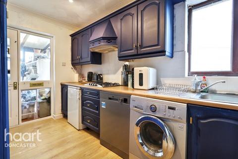39 Grosvenor Road, Woodlands, Doncaster, DN6 7LD