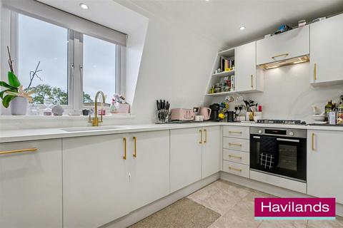 2 bedroom apartment for sale, High Street, London