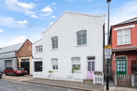 undefined, York Road, TW8