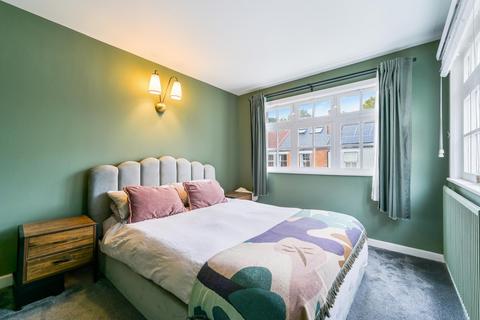 undefined, York Road, TW8