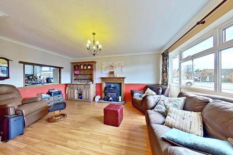 2 bedroom detached bungalow for sale, Hunters Forstal Road, Herne Bay, CT6 7BG