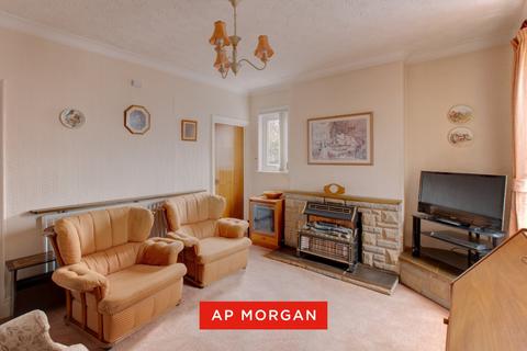 2 bedroom semi-detached house for sale, Gibb Lane, Catshill, Bromsgrove, Worcestershire, B61
