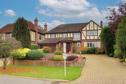 4 bedroom detached house for sale, Brookmans Avenue, Brookmans Park AL9