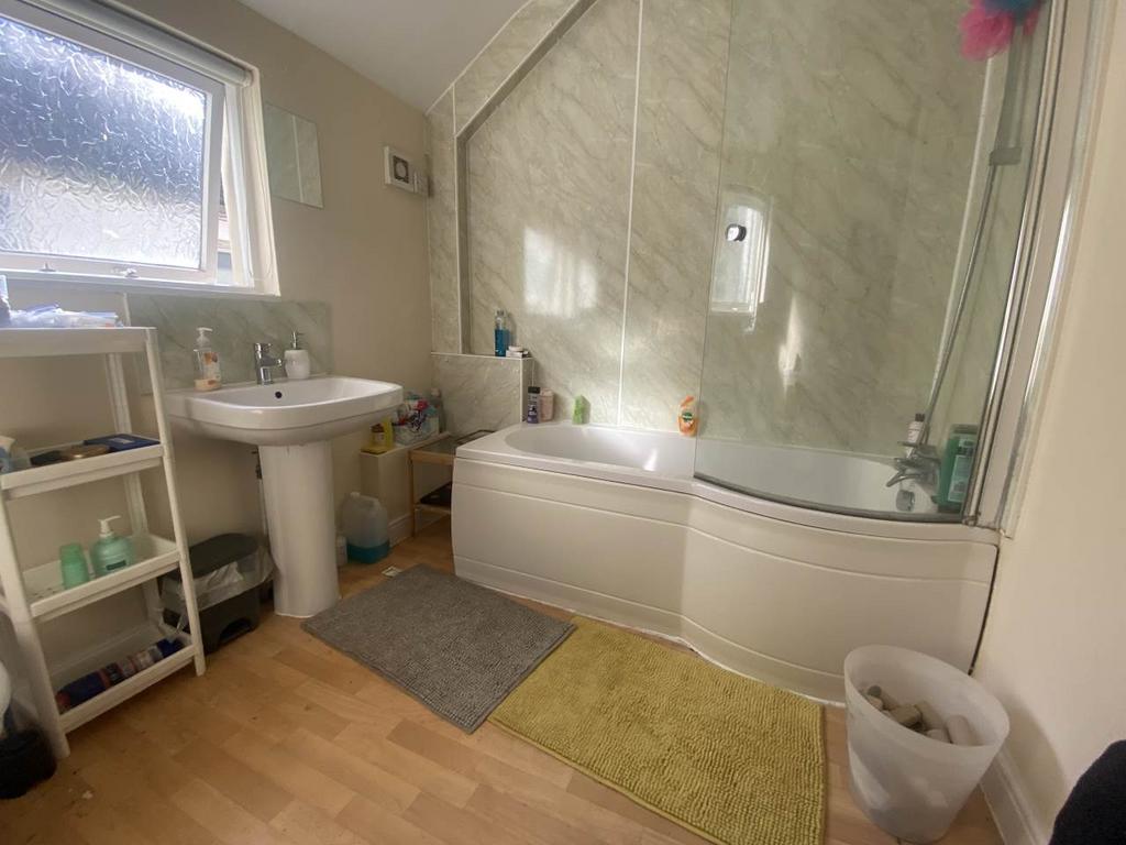 Bahroom (2)