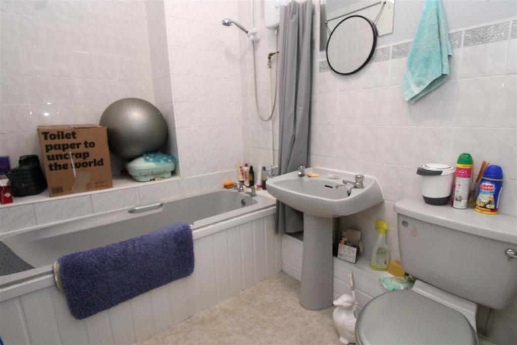 Bathroom.JPG