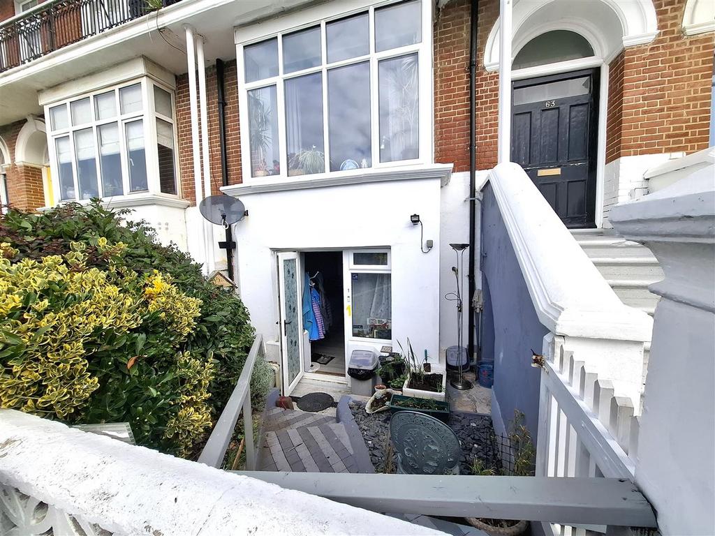 Front Garden 2.jpg