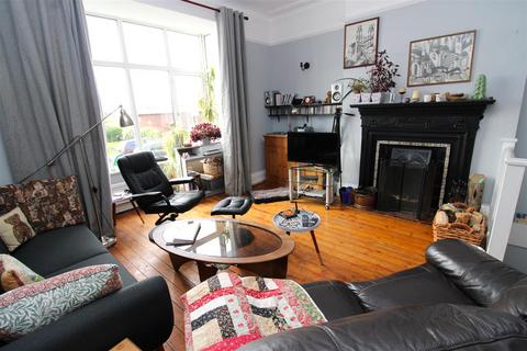 2 bedroom apartment for sale, South Terrace, Littlehampton, Littlehampton