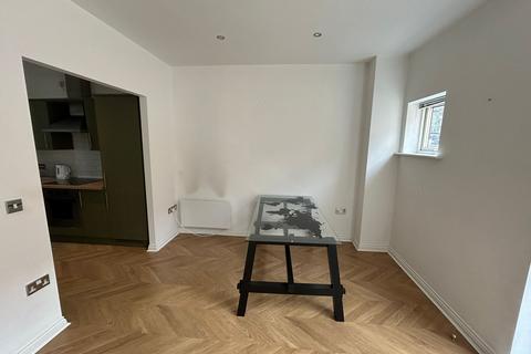 2 bedroom duplex to rent, Curzon Place, Gateshead NE8