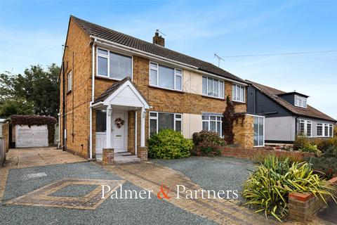 17 Clapgate Drive, Little Clacton, Clacton-on-sea, CO16 9PP