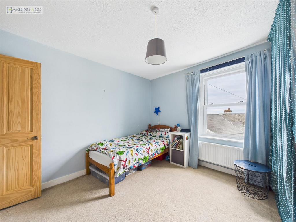 Bedroom 3 (3).jpg