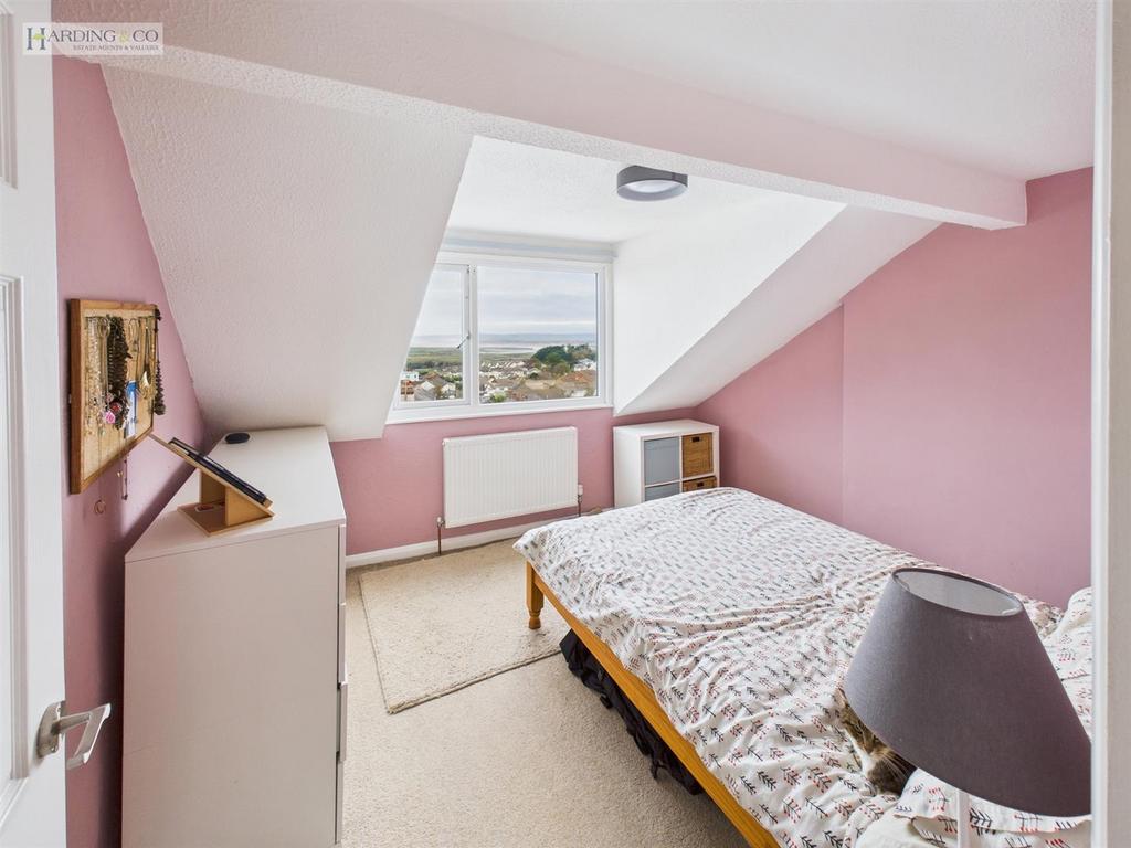 Bedroom 1 (2).jpg