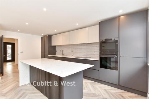 4 bedroom semi-detached house for sale, The Ridgway, Woodingdean, Brighton, East Sussex