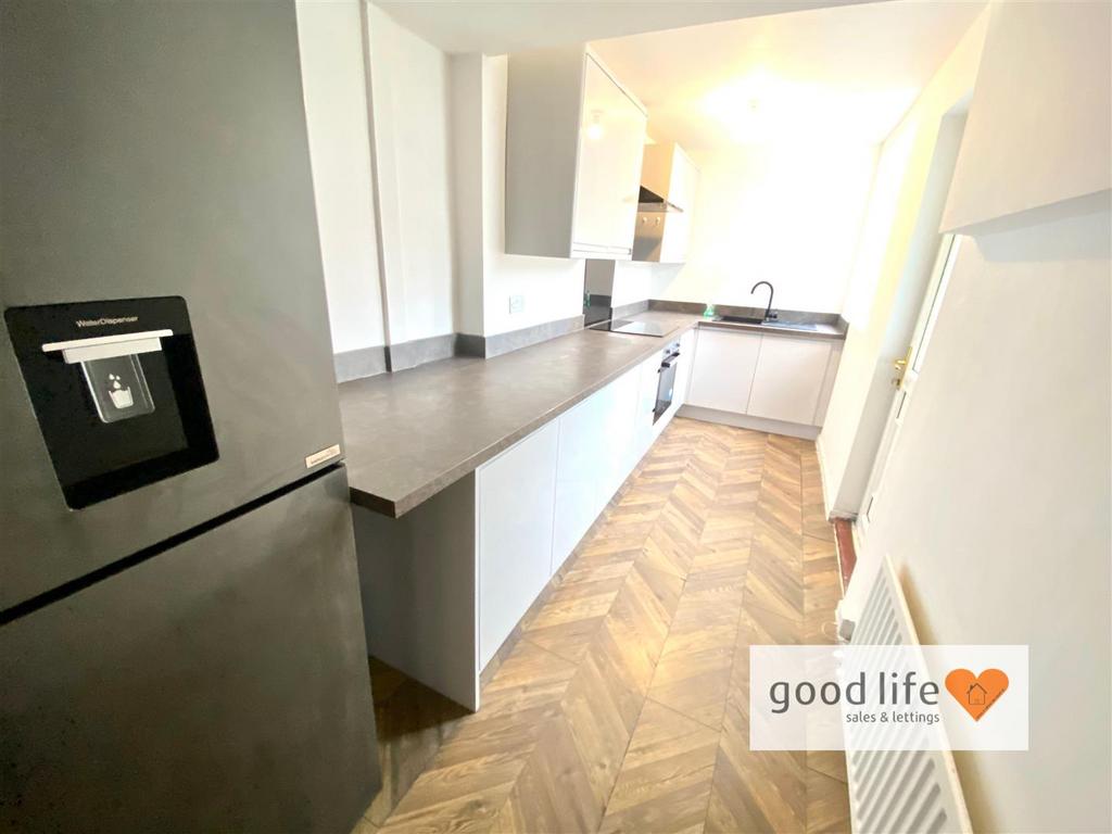 20251015 094846423 i OS9sydenhamterrace.jpg