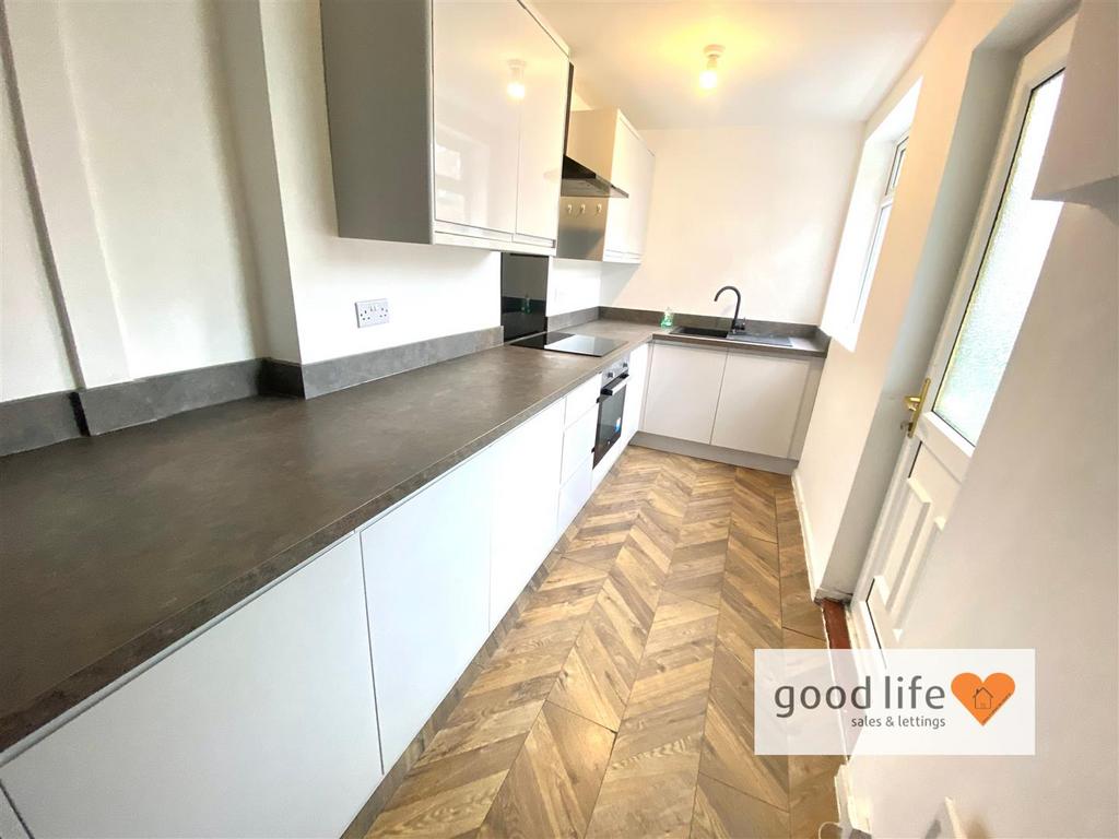 20251015 094848836 i OS9sydenhamterrace.jpg