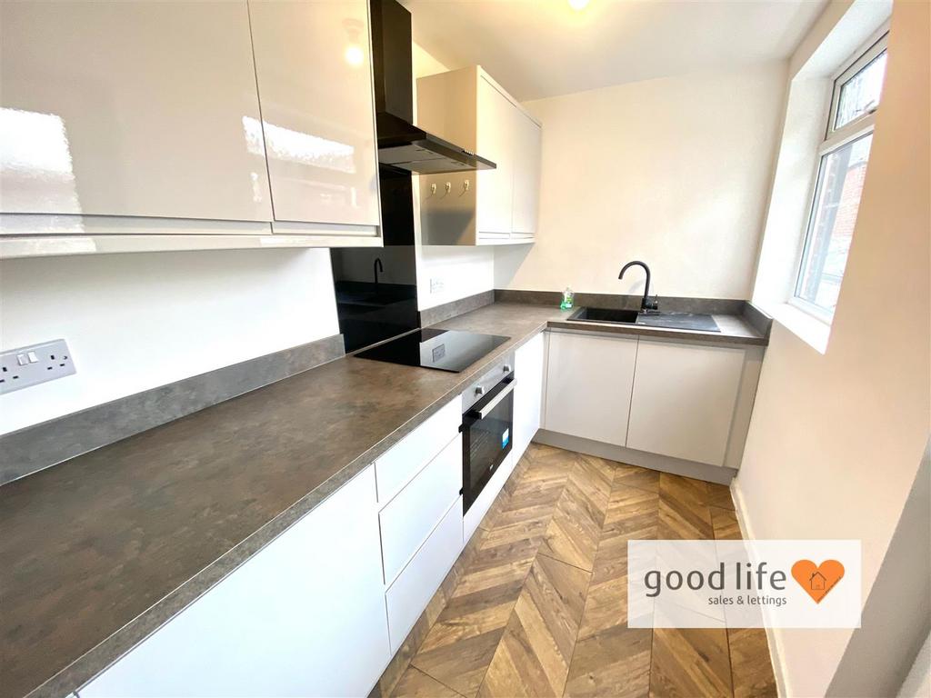 20251015 094852035 i OS9sydenhamterrace.jpg