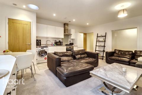 2 bedroom apartment for sale, Main Road, HARWICH